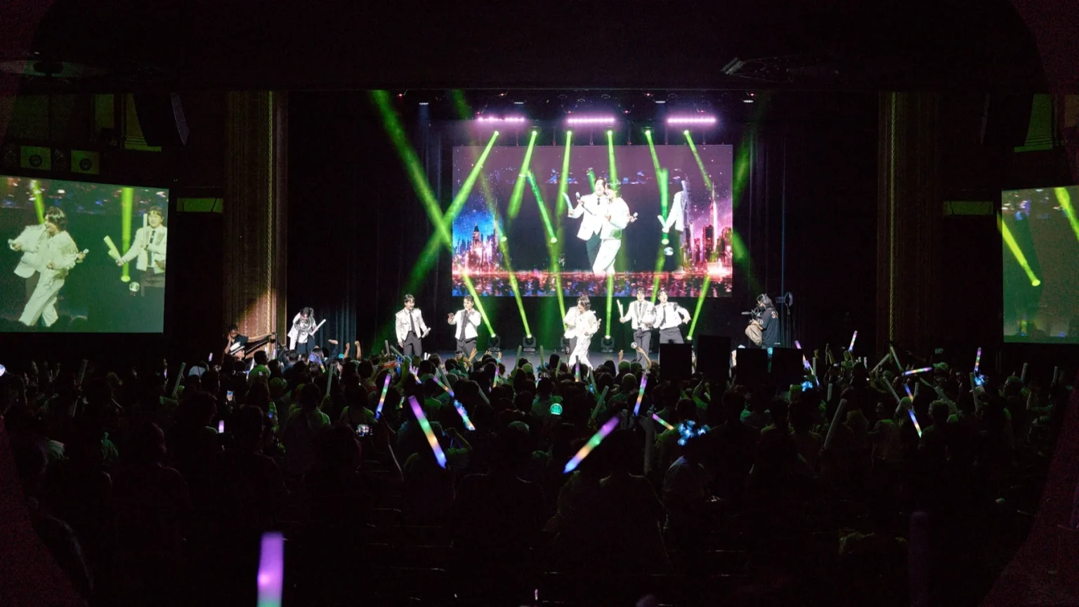Mr. Trot concert stage with audience